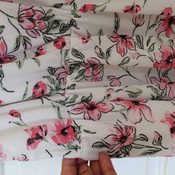 EMBER Women's Blouse Size M Short Sleeve Floral Print - Picture 6 of 10